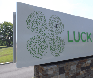 www.holidaysigns.com-luck-stone-custom-electric-signs-industrial-plants-prototypes
